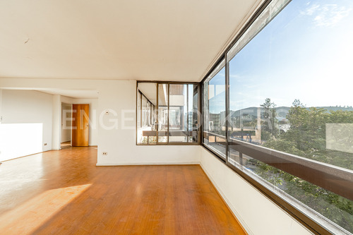 Departamento En Venta En Vitacura, Excelente Ubicación