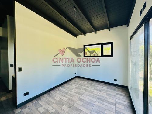 Venta Casa De 4 Ambientes En Lagos De San Eliseo, Con Pileta