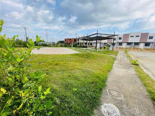 Imagen 29 de 30 de Casa En Venta En La Piedad Norte Cabudare Lara ++23-19030 */m.e.c - R-a-h N° +0-4-2-4- 5.5.6. 5.7. 5.9 *--**