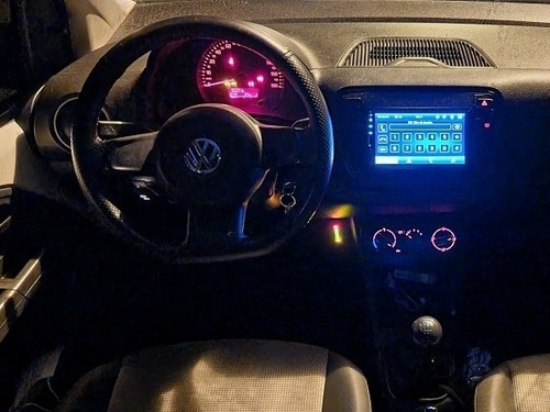Imagem 2 de 11 de Volkswagen Up! 2015 1.0 Take 5p