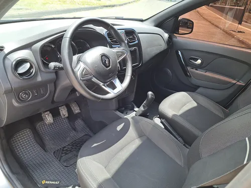 Renault Logan 1.6 Privilege / Intens