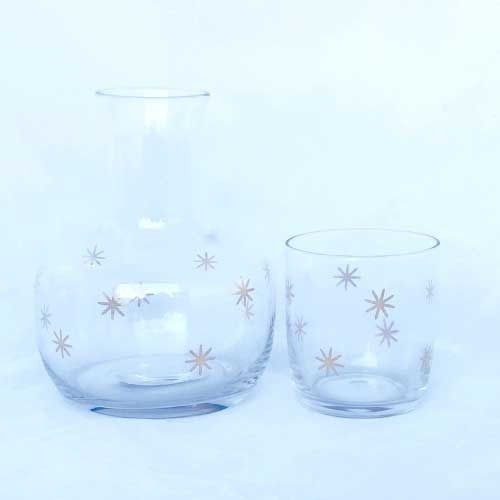 Imagen 2 de 3 de Jarra De Agua Noche Estrellas Grabado Dorado Chico 500ml
