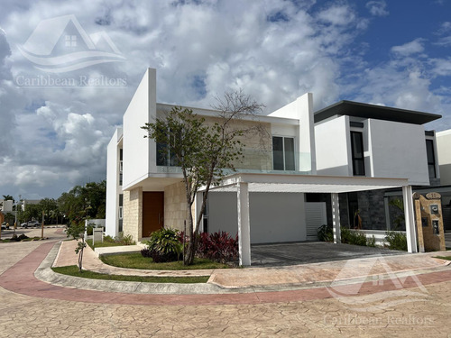 Casa En  Venta En Lagos Del  Sol Cancun Ibo6945