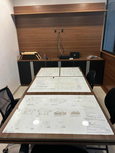 Sala Comercial Mobiliada E Com Equipamentos De Escritório
