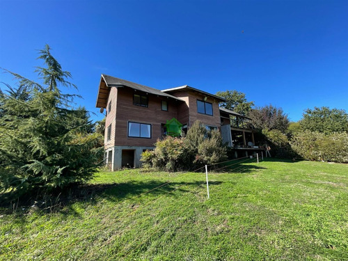 Hermosa Casa En Venta De 5 Dorm. En Osorno