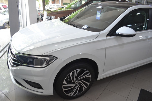Volkswagen Vento Highline 2021 0km // Pestelli