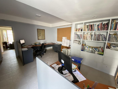 Venta Oficina Saavedra - Casa Ideal Para Oficina Audiovisual, Arias 2600
