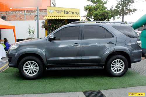 Imagen 5 de 25 de Toyota Fortuner Sr5