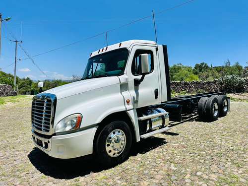 Camión Torton Freigthliner Cascadia