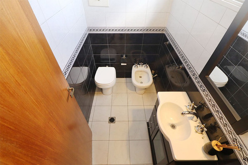 Dpto. 4 Amb. En Duplex Con 2 Balcones Y Cochera