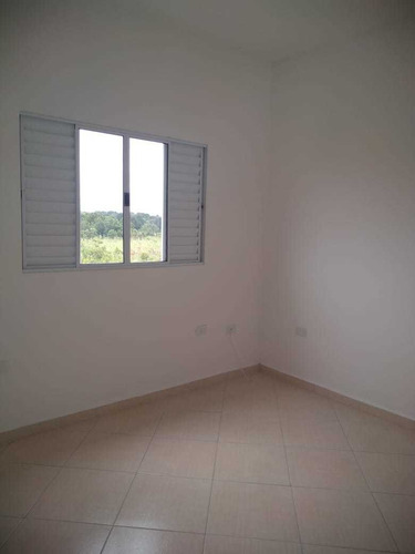 Imagem 9 de 14 de 956 Casa 2 Quartos, 1 Suíte, Sala, 2 Banheiros, 2 Vagas