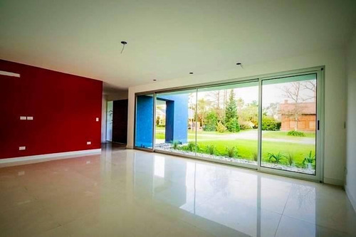 Imagen 3 de 30 de Casa De Estilo Racionalista En Venta En Country San Diego - Moreno