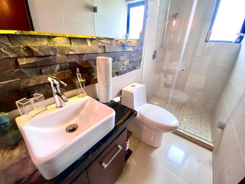 Imagen 6 de 19 de Casa En Venta En Los Robles Residencial Zapopan