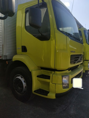 Volvo Vm 210 2011 Toco 4x2 Baú 7 Metros