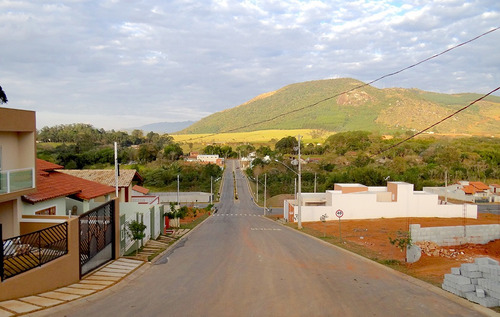 Imagem 1 de 25 de Ótimo Terreno À Venda, Em Local Tranquilo, Em Meio A Natureza, No Residencial Alvorada Próximo Ao Bairro Guaripocaba, Bragança Paulista-sp - Sp - Te0007_hcoret