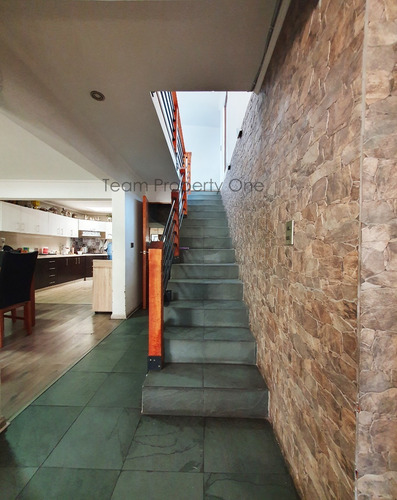 Imagen 17 de 25 de Gran Casa Moderna, Barrio Consolidado