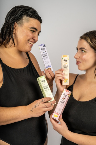 Imagen 6 de 10 de Crema De Manos Para Piel Seca Aroma A Sándalo Y Acai