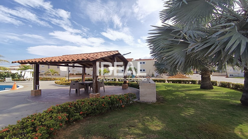 Ideal Vende Town House De 75 M² De Construccion Y De Terreno 166 M² En Conjunto Privado Paycla Tucacas