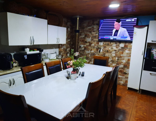 Amplia Casa Esquina En Venta De 3 Dorm. 2 Baños En Curicó