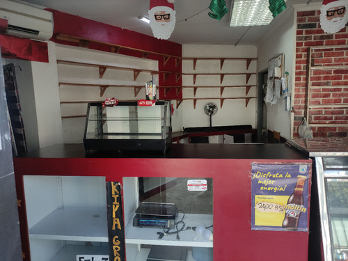 Venta De Fondo De Comercio De Charcuteria En Los Teques Centro. Edo. Miranda Rz