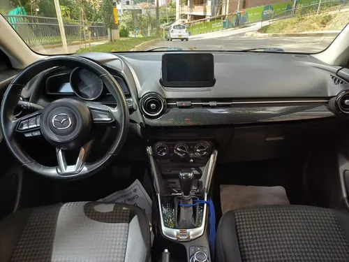 Mazda 2 Turing Automatico 2020