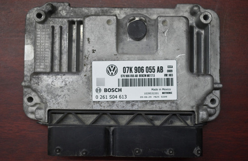 Computadora De Motor Bora 2.5l 07k906055ab (Usado)