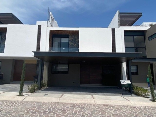 Se Vende Casa Tipo Boutique En El Refugio, De Super Lujo !!