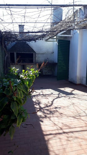 Imagen 22 de 27 de Haedo Norte Ph. 3 Amb Patios Parrilla, Entrada De Auto Compartida, Cerca De Rosales Y Autopista. Para Vivir Ya !!!!