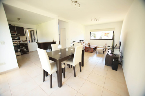 Venta Casa Barrio Maria Victoria - Acepta Permuta
