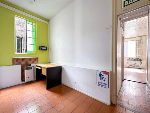 Imagen 2 de 24 de Departamento 4 Ambientes. Apto Comercial. Frente A Plaza. Piso Alto.