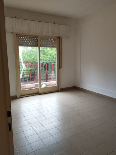 Venta Ph Con Dos Deptos + Patio - Williams Morris