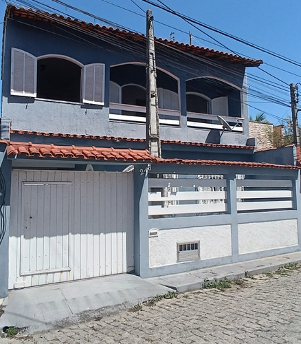 A Casa Azul Em Rio Das Ostras Para Até 10 Hóspedes Em 2 Andares Com 4 Quartos