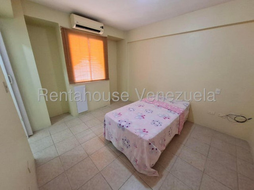 Raul Gutierrez, Alquila Apartamento Conectado A Planta, Av Libertador Barquisimeto
