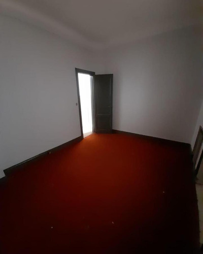 Venta - Departamento 4 Dormitorios 2 Baños - Calle Emilio Olmos
