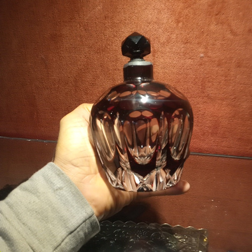 Perfumero De Cristal Tallado Rojo Rubi Botellón Para Perfume (Usado)