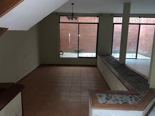 Imagen 3 de 14 de Venta Casa Tipo Town House En Residencial La Montaña Zona 16