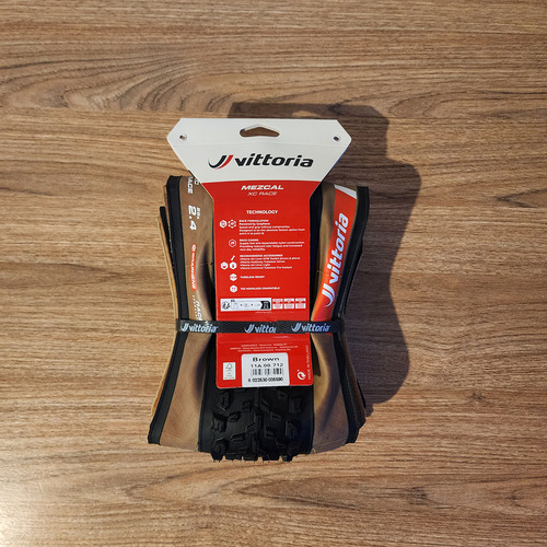 Cubierta Vittoria Mezcal Xc-race Tubeless Ready 29x2.4 Color Negro/marrón