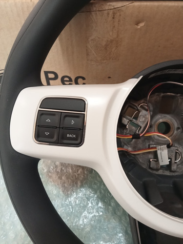 Volante Fiat Uno Con Controles ,sin Bolsa Modelo 2017 (Usado)
