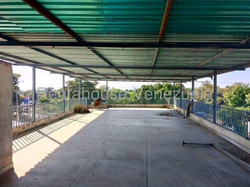 Jv Vende Haz Crecer Tu Negocio En Esta Ubicación Privilegiada! Galpon Con Fácil Acceso Para Clientes Y Proveedores, Además De Cómodas Opciones De Estacionamiento. 25-10294 Jun11