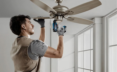 Taladro atornillador inalámbrico de 6mm Bosch GSR 1000 SMART 12V + accesorio con caja de cartón 127V