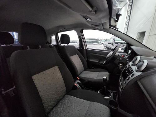 Ford Fiesta 1.6 MPI CLASS HATCH 8V FLEX 4P MANUAL