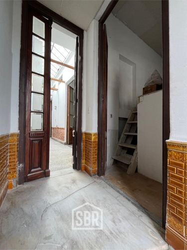 Casa De 4 Dormitorios, Patio Y Garage En Reducto Padrón Único (ref: Sbs-125)