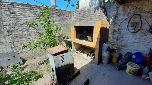 Casa Con Departamento Sobre En Ruta 25***
