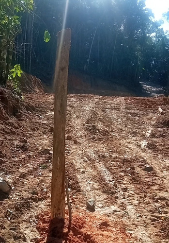 Terreno Com Plato Pronto Pra Construir Próximo Da Represa
