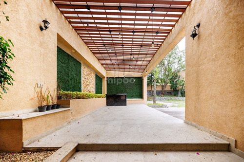 Residencia En Venta San Angel Inn, Lazcano