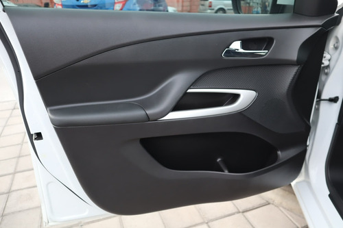 Imagen 8 de 15 de Chevrolet Aveo Lt Manual 2020