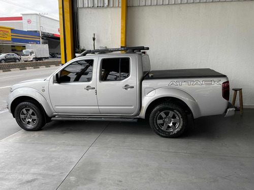 Imagem 4 de 7 de Nissan Frontier 2013 2.5 Sv Attack Cab. Dupla 4x4 4p