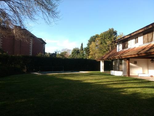  Gran Oportunidad!!! Excelente Casa Con Muy Lindo Jardín Con Pileta Orientación Este Y Norte Lleno De Luz Y Sol Todo El Día 