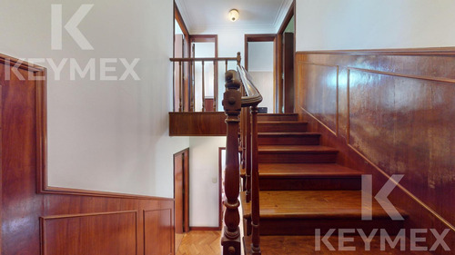 Casa De 3 Dormitorios En Venta En La Plata