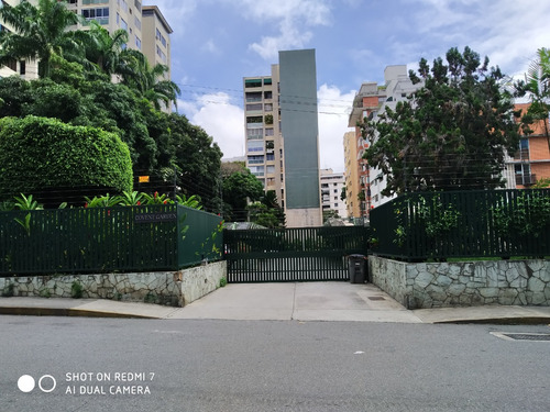 Hbr. Excelente Apa. Urbanización Los Palos Grandes. Remodelado. $ 80mil. 10 Puestos Visitantes.